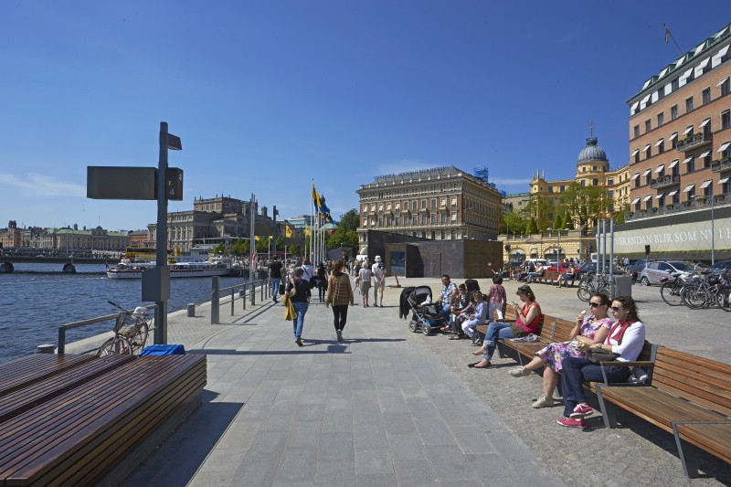 Enjoying the sea at Stromkajen next to the royal palace with this tour